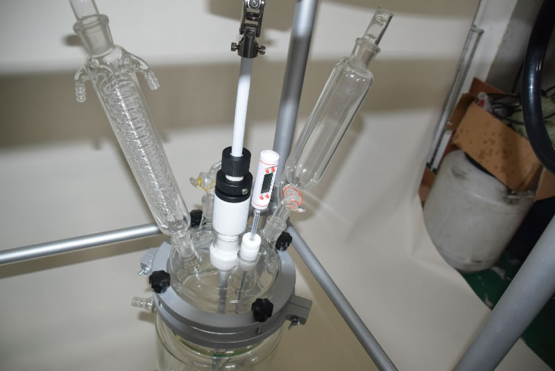 玻璃反應(yīng)釜磨口處因粘連無法打開怎么解決？